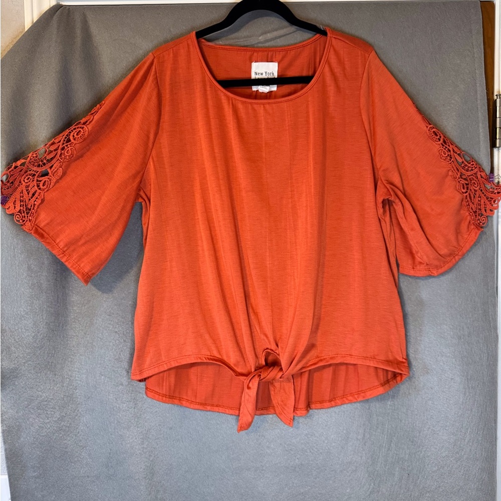 New York Laundry Terracotta Lace Sleeve Blouse. Excellent Condition.
